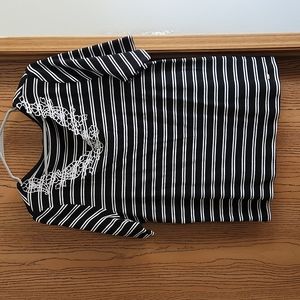 Tommy Hilfiger Women's Stripped Top with White Embroidery Size XL-